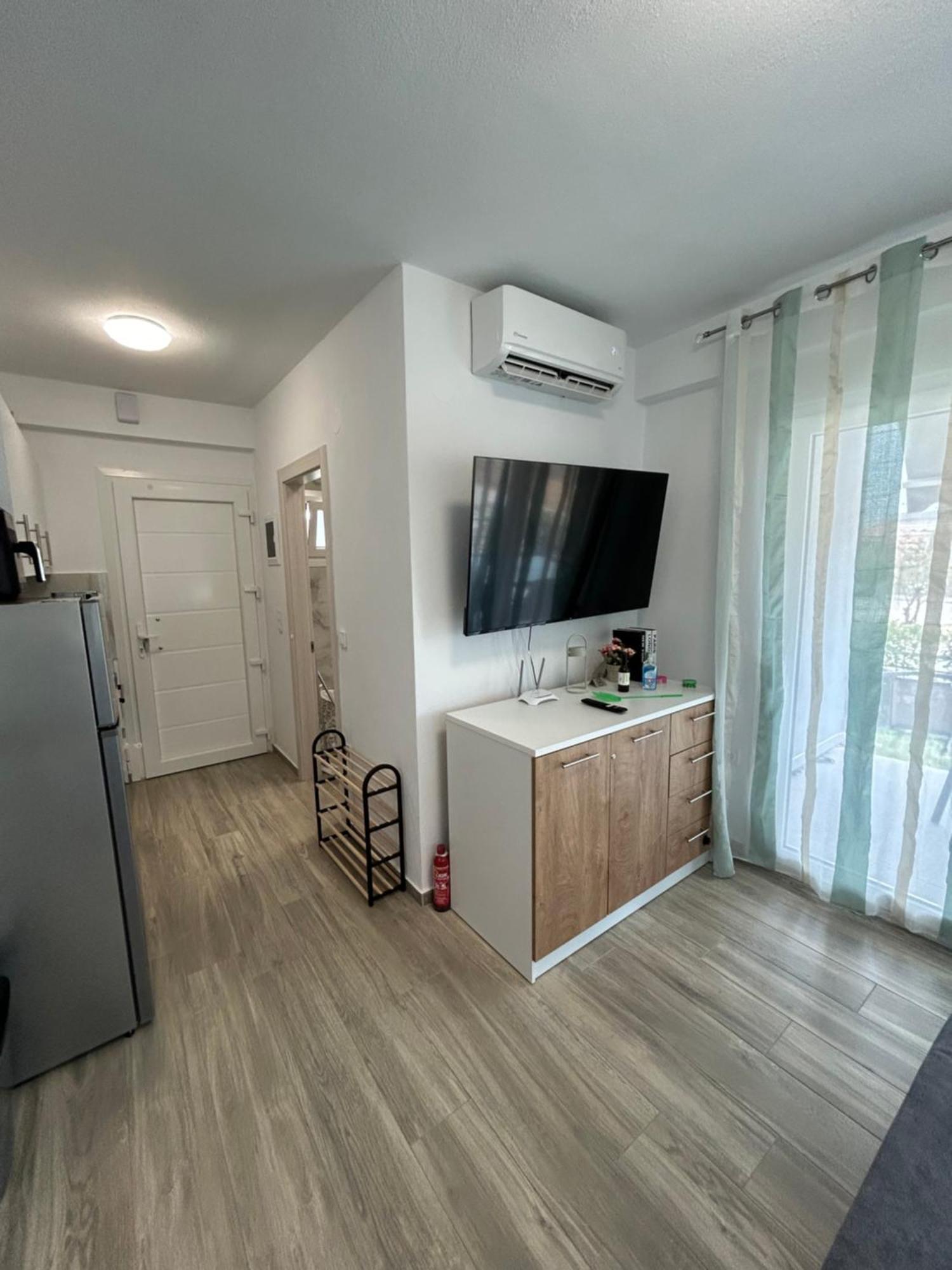 Apartment Sunshine Ofrynio With Private Pool 260cm X 160cm From Mid April To End Of September